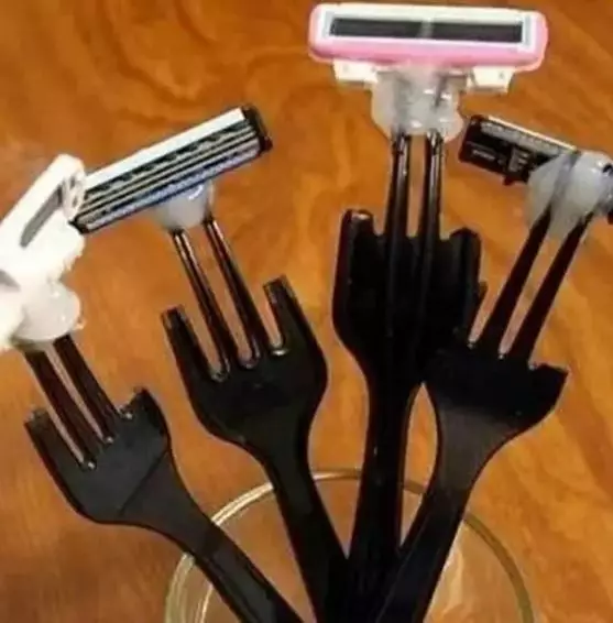 garpu dengan bentuk absurd Berbagai sumber