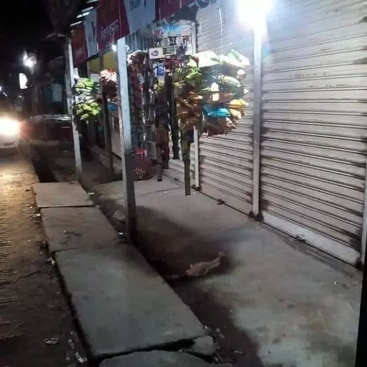 toko klontong absurd Berbagai sumber