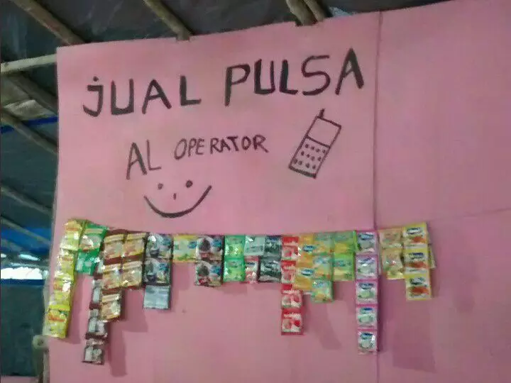 pedagang krisis identitas © Twitter