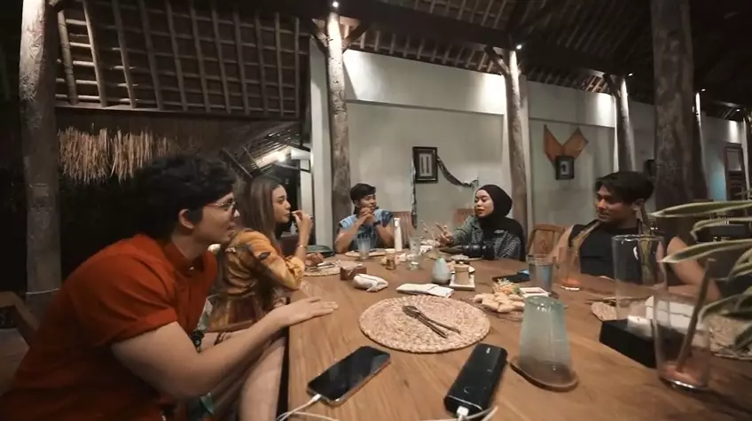 Momen Atta dan Aurel di Sumba © Instagram & YouTube Momen Atta dan Aurel di Sumba © Instagram & YouTube