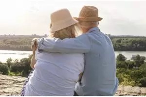 50 Kata-kata cinta mempertahankan perasaan, penuh makna dalam