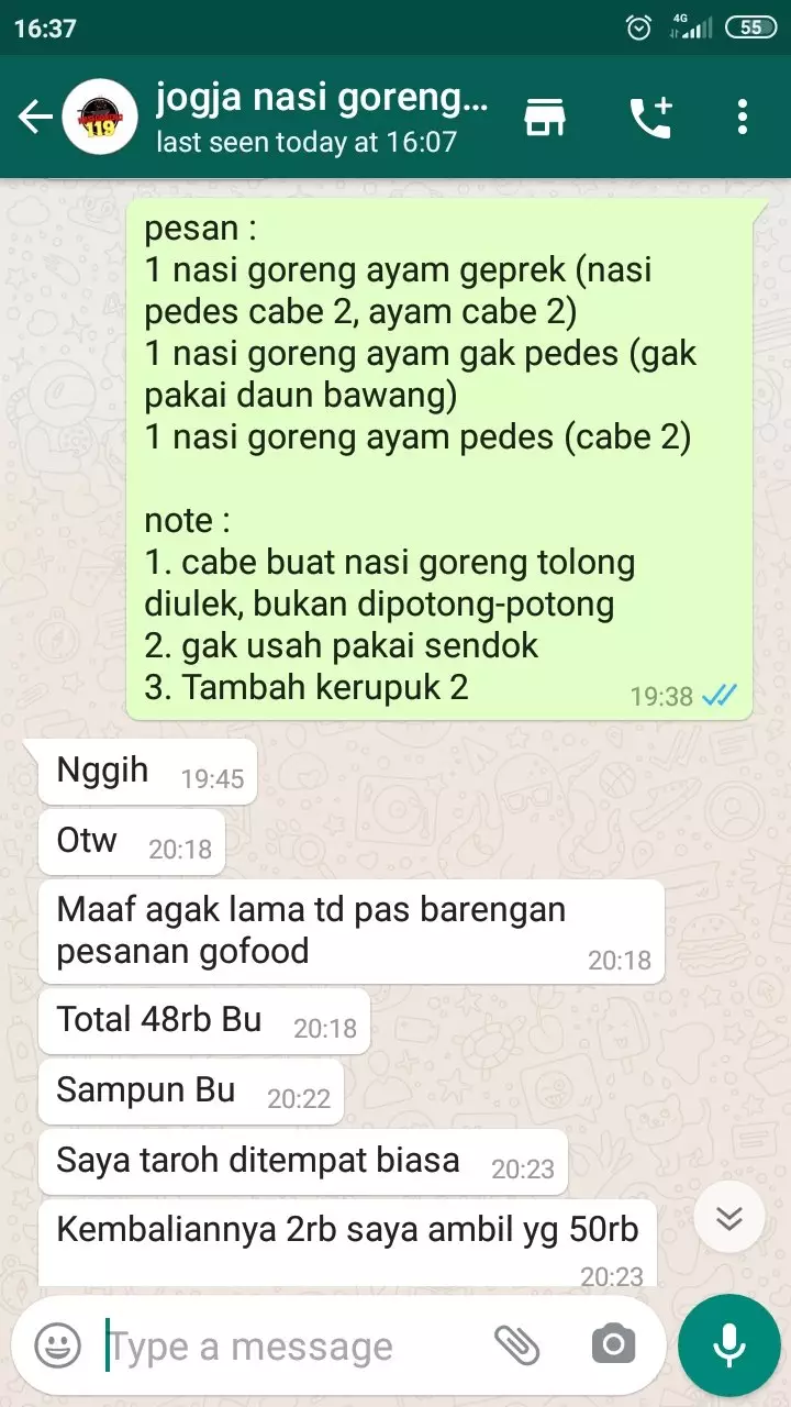 Chat pesan makanan © berbagai sumber Chat pesan makanan © berbagai sumber