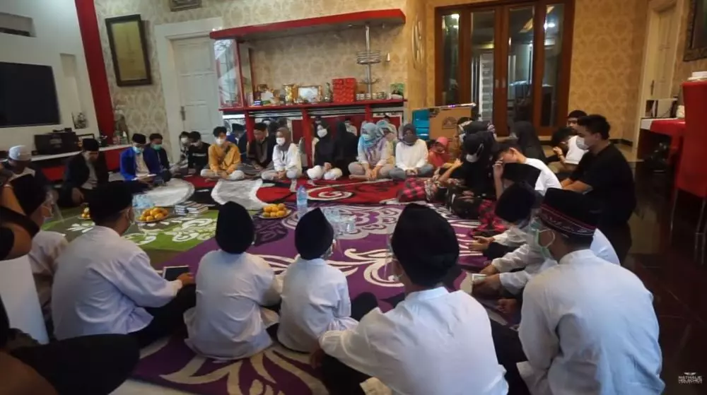 tahlilan satu tahun Lina © YouTube tahlilan satu tahun Lina © YouTube