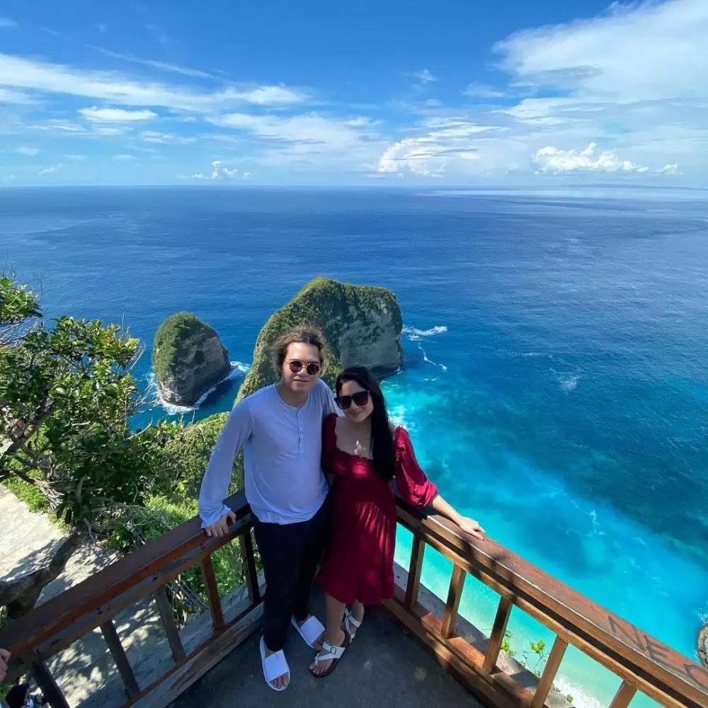 Seleb bareng pacar liburan awal tahun © Instagram Seleb bareng pacar liburan awal tahun © Instagram