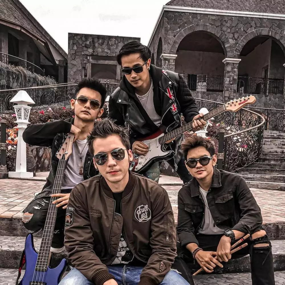 transformasi band The Junas © berbagai sumber