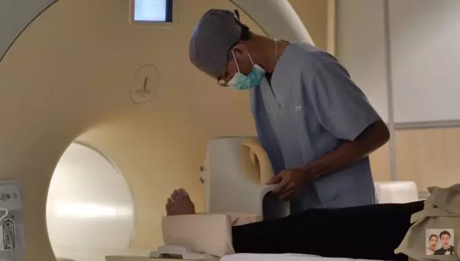 Momen Paula jalani MRI © 2021 brilio.net Momen Paula jalani MRI © 2021 brilio.net