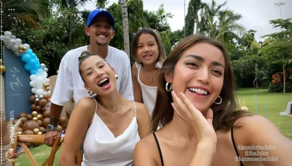 kejutan baby shower Jennifer Bachdim  © berbagai sumber kejutan baby shower Jennifer Bachdim  © berbagai sumber