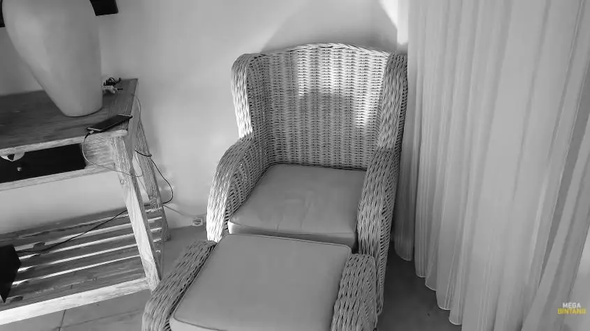 penampakan vila igun © YouTube