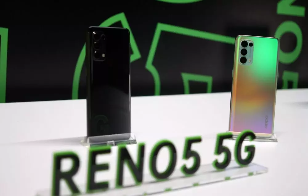 Oppo Reno5 © 2021 brilio.net Oppo Reno5 © 2021 brilio.net