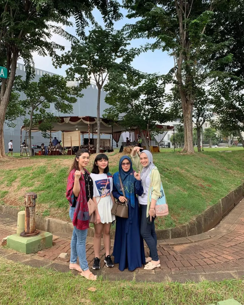 Putri Anne dan adik © Instagram