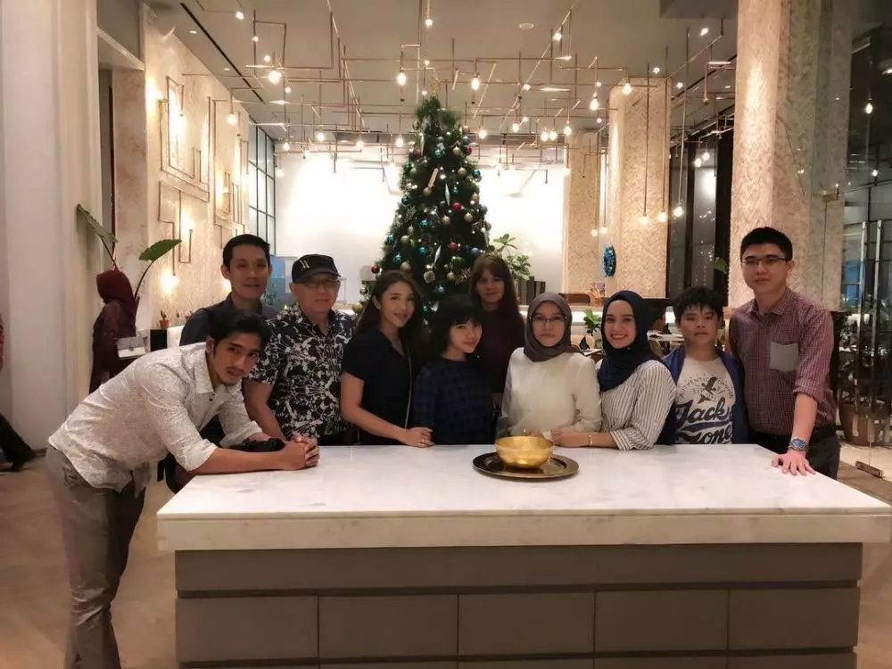 Putri Anne dan adik © Instagram