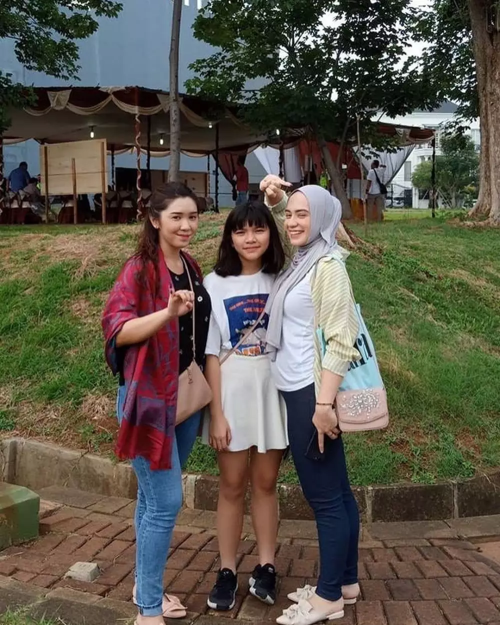 Putri Anne dan adik © Instagram