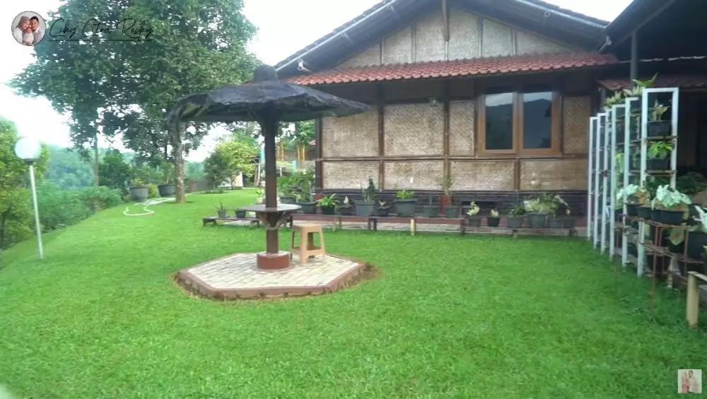 vila keluarga Citra Kirana © YouTube vila keluarga Citra Kirana © YouTube