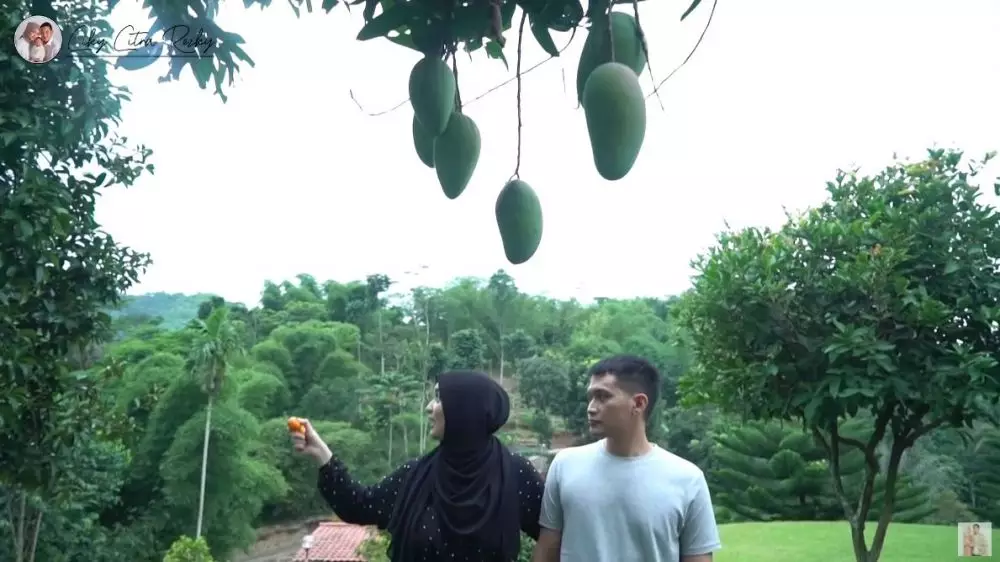 vila keluarga Citra Kirana © YouTube vila keluarga Citra Kirana © YouTube