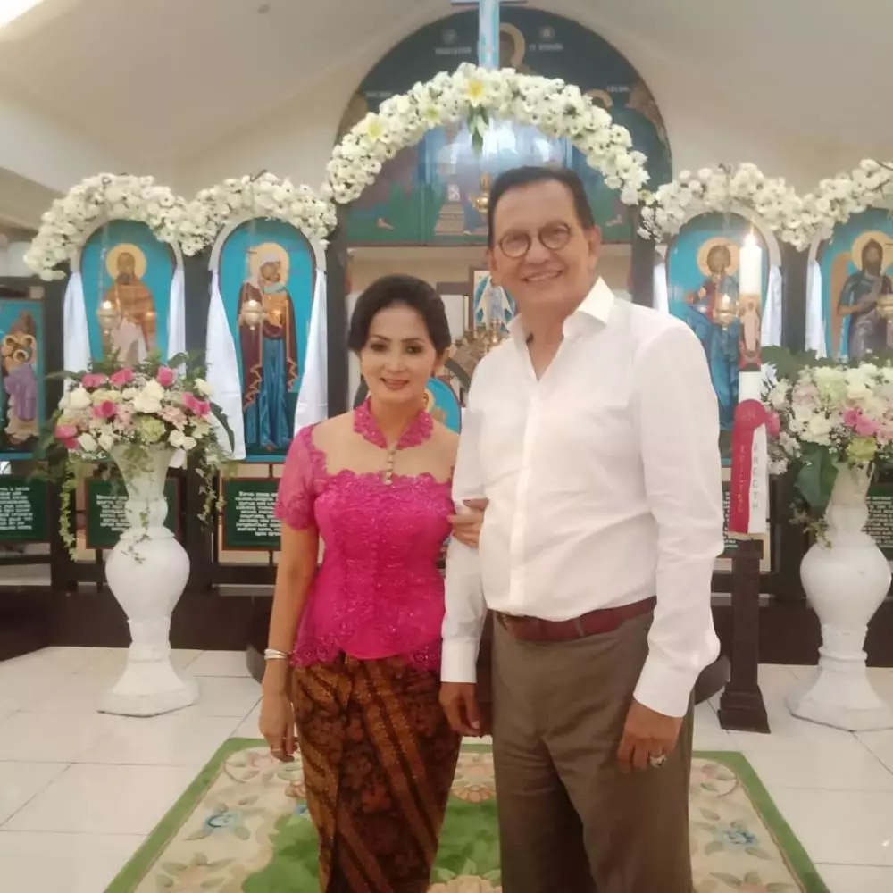 anna marten kebaya © Instagram