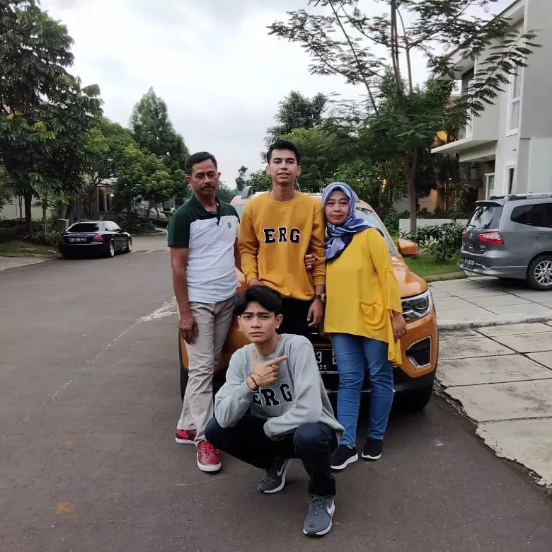 mobil baru Dimas © YouTube