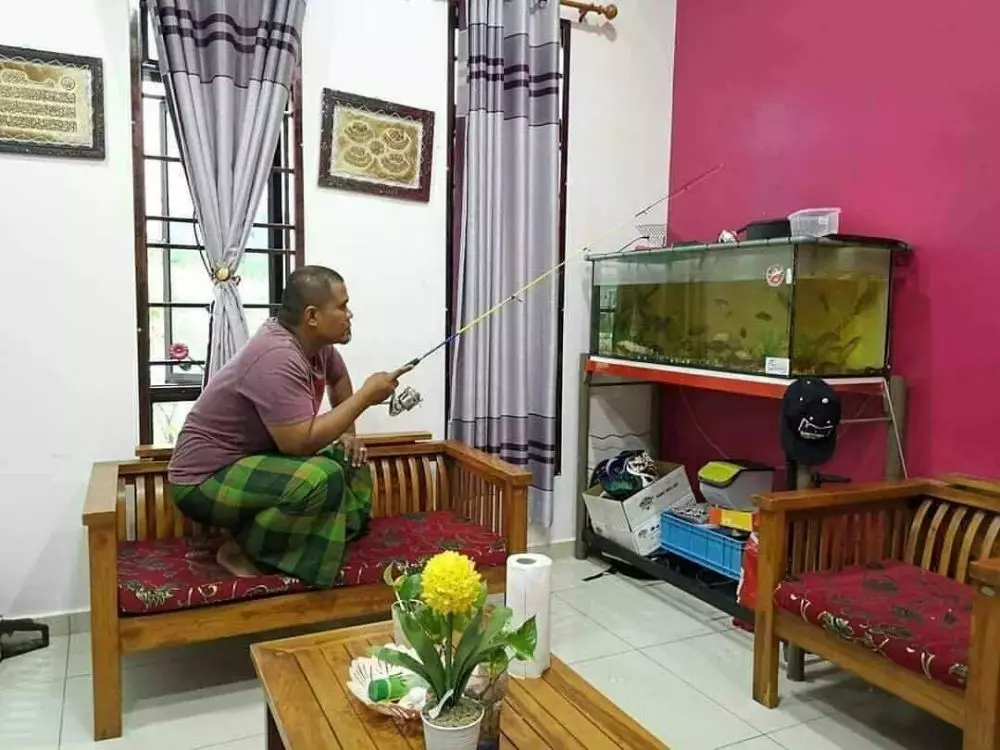 Kelakuan kurang kerjaan di rumah © Twitter