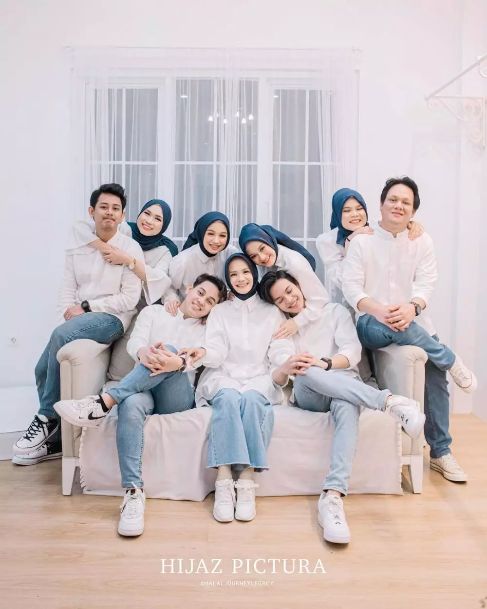 pemotretan keluarga Dinda Hauw © Instagram pemotretan keluarga Dinda Hauw © Instagram