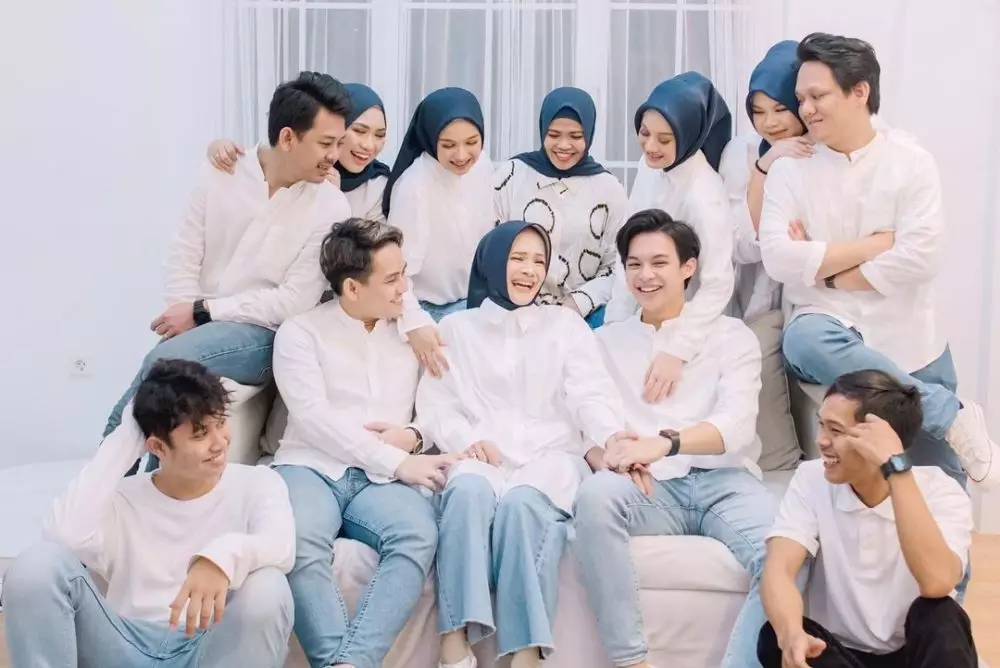 pemotretan keluarga Dinda Hauw © Instagram pemotretan keluarga Dinda Hauw © Instagram