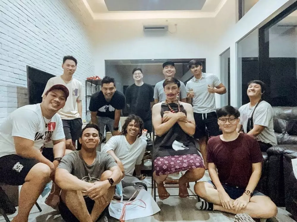 Momen Caesar Hito rayakan pesta lajang Instagram