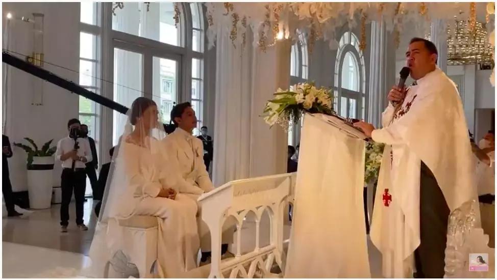 Pernikahan Feli dan Hito © YouTube