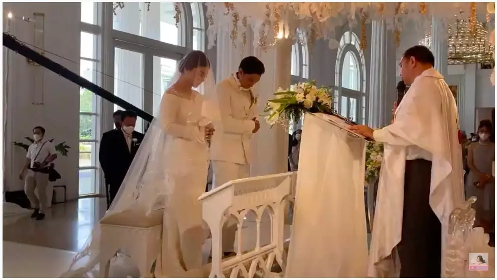Pernikahan Feli dan Hito © YouTube