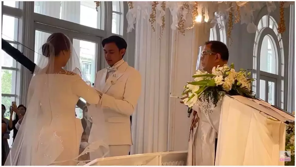 Pernikahan Feli dan Hito © YouTube