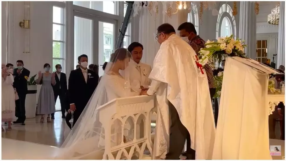 Pernikahan Feli dan Hito © YouTube