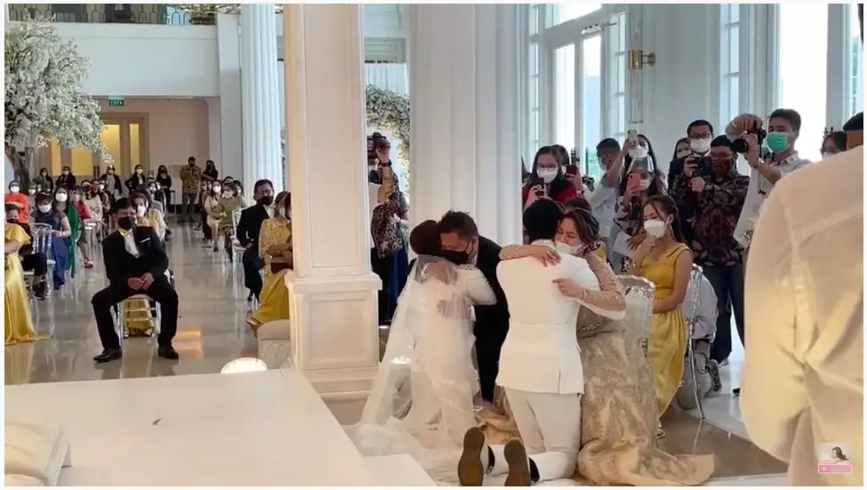Pernikahan Feli dan Hito © YouTube