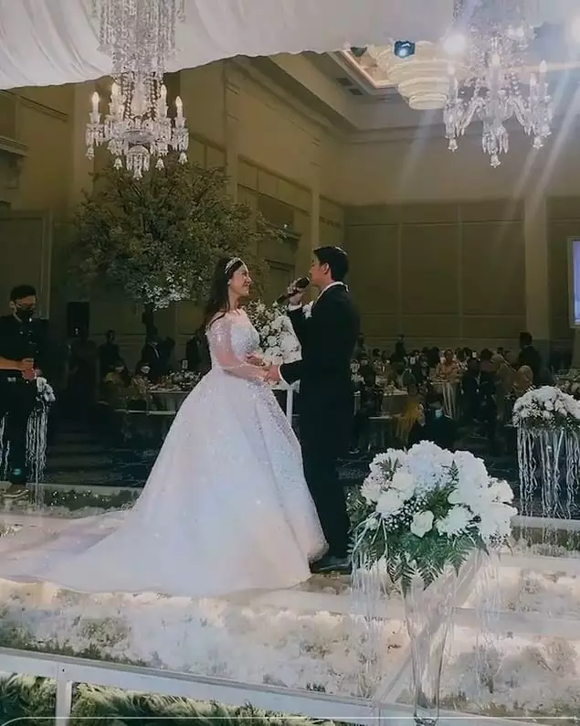 Momen resepsi Felicya dan Hito © Instagram