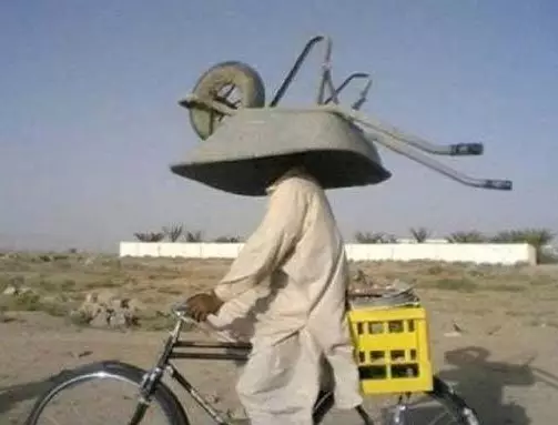 bawa barang pakai sepeda © Berbagai Sumber