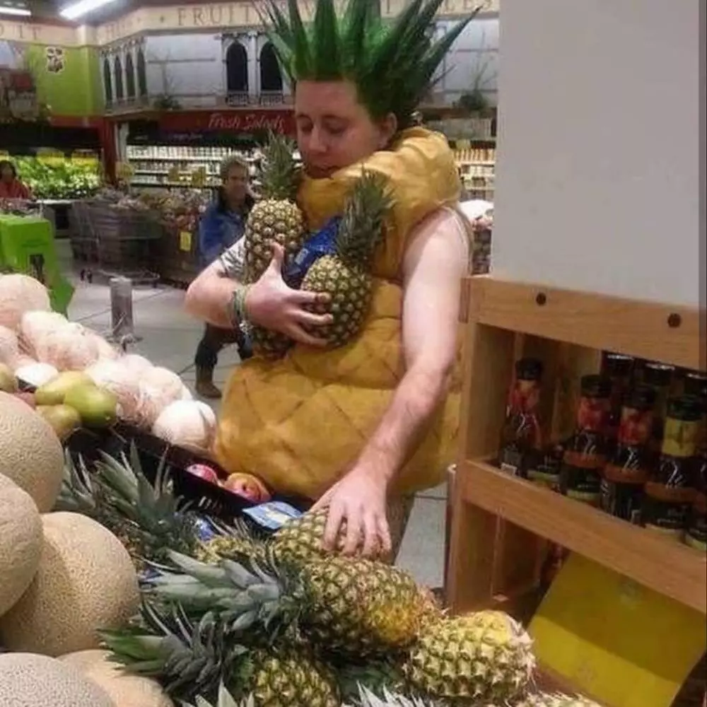 potret lucu orang di tempat belanja © Berbagai Sumber