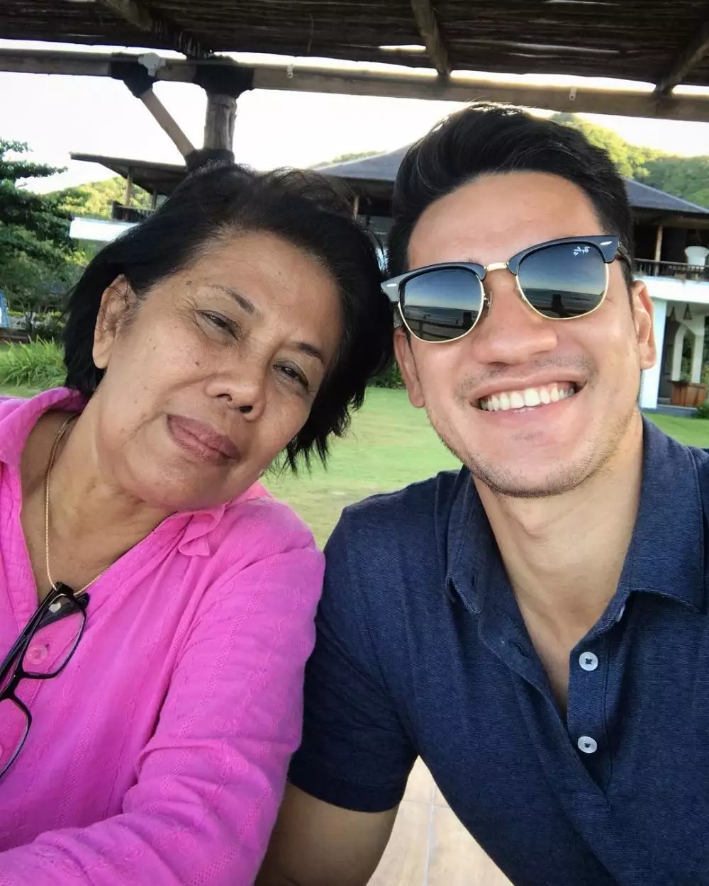 Seleb blasteran dan ibu asli Indonesia © Instagram