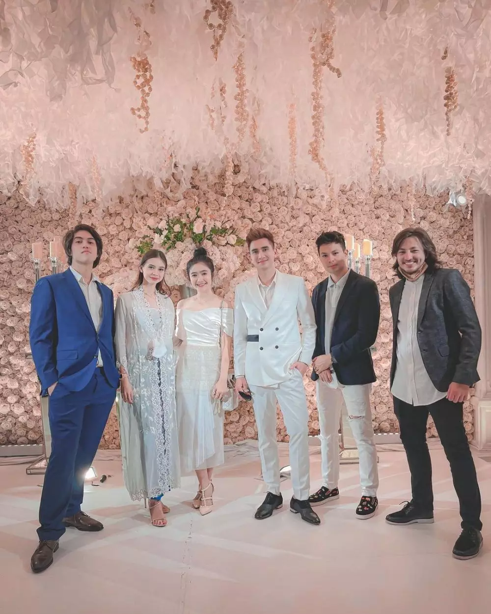 Seleb kondangan bareng pacar © Instagram