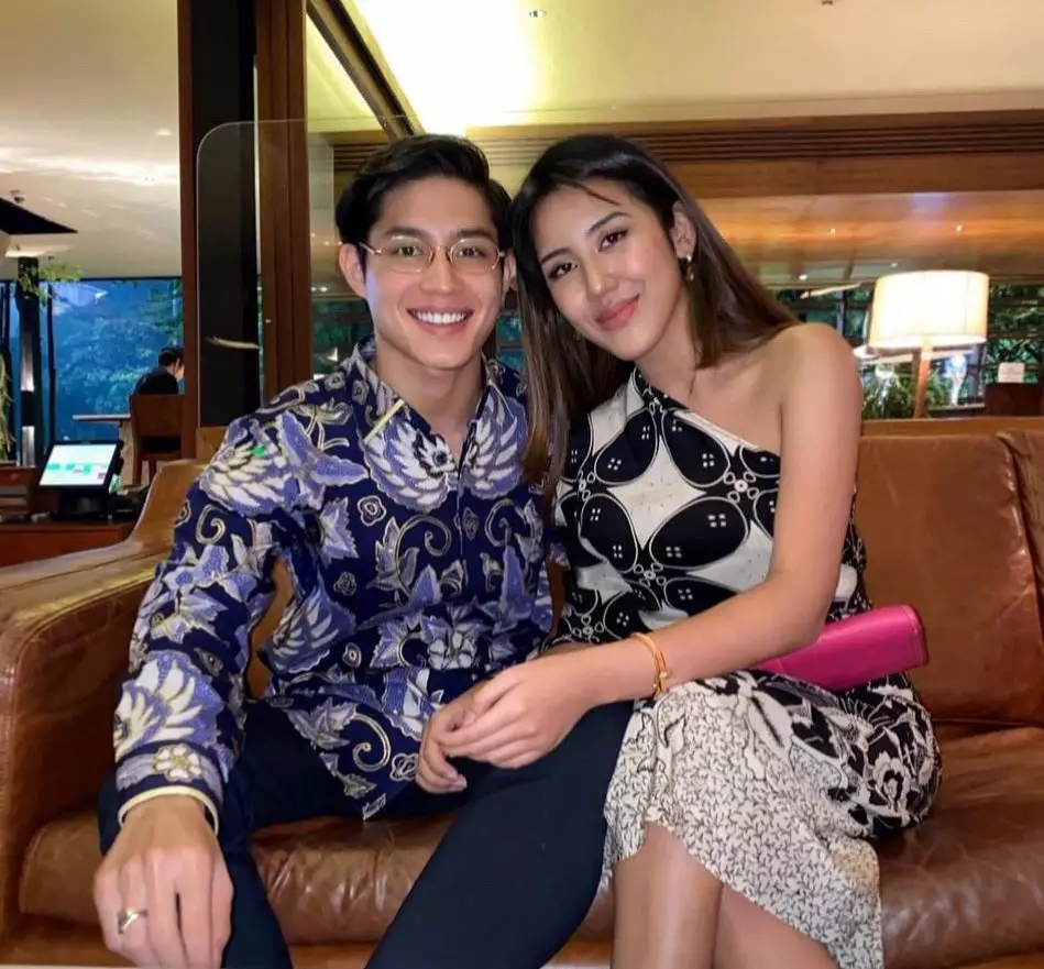 Seleb kondangan bareng pacar © Instagram