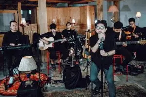 Video klip terbaru Juicy Luicy yang bikin baper, kisah cinta satu arah