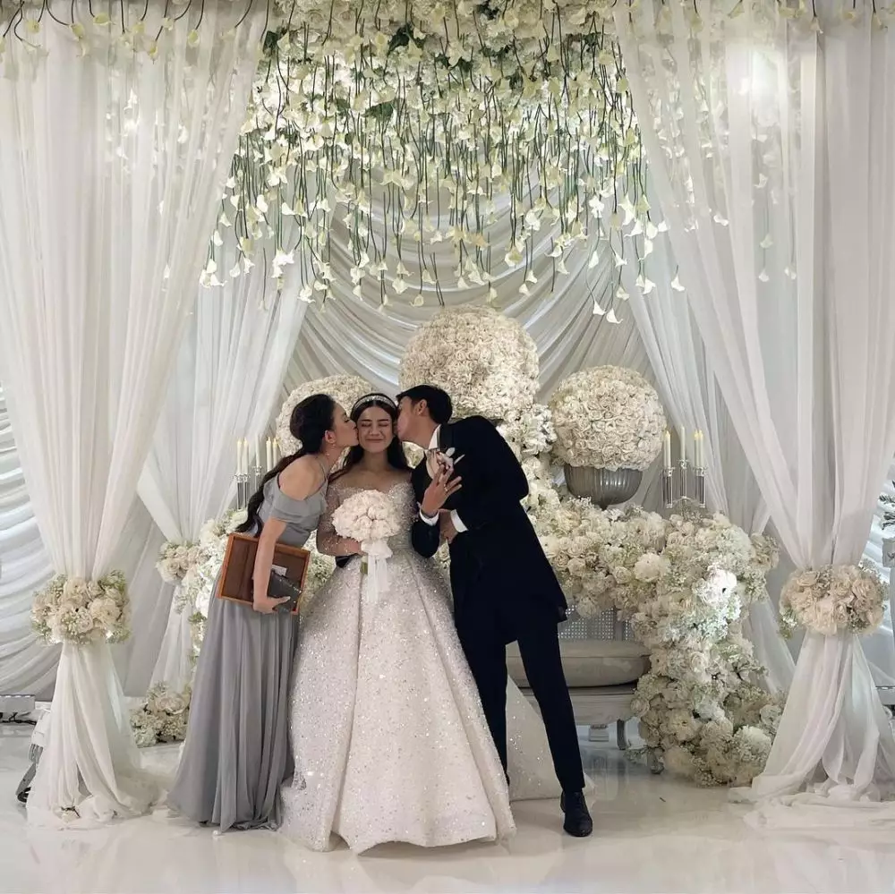 gaya Natasha Wilona di pernikahan Felicya Angelista © 2021 brilio.net