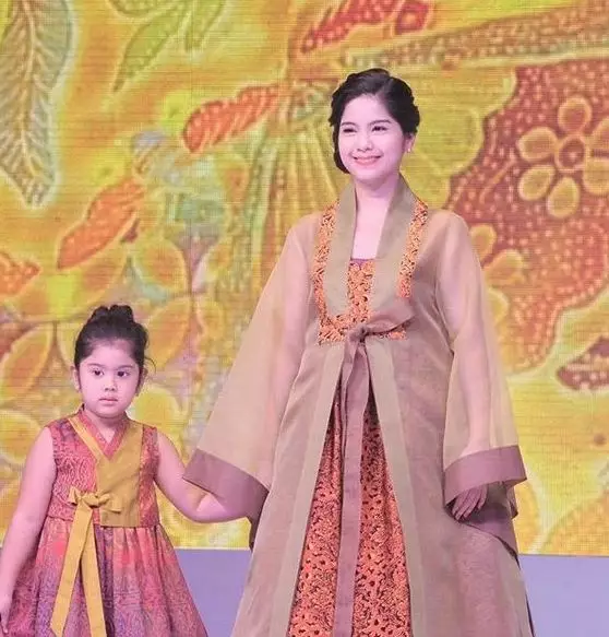 Annisa Pohan jadi cover majalah Korea © 2021 brilio.net Instagram