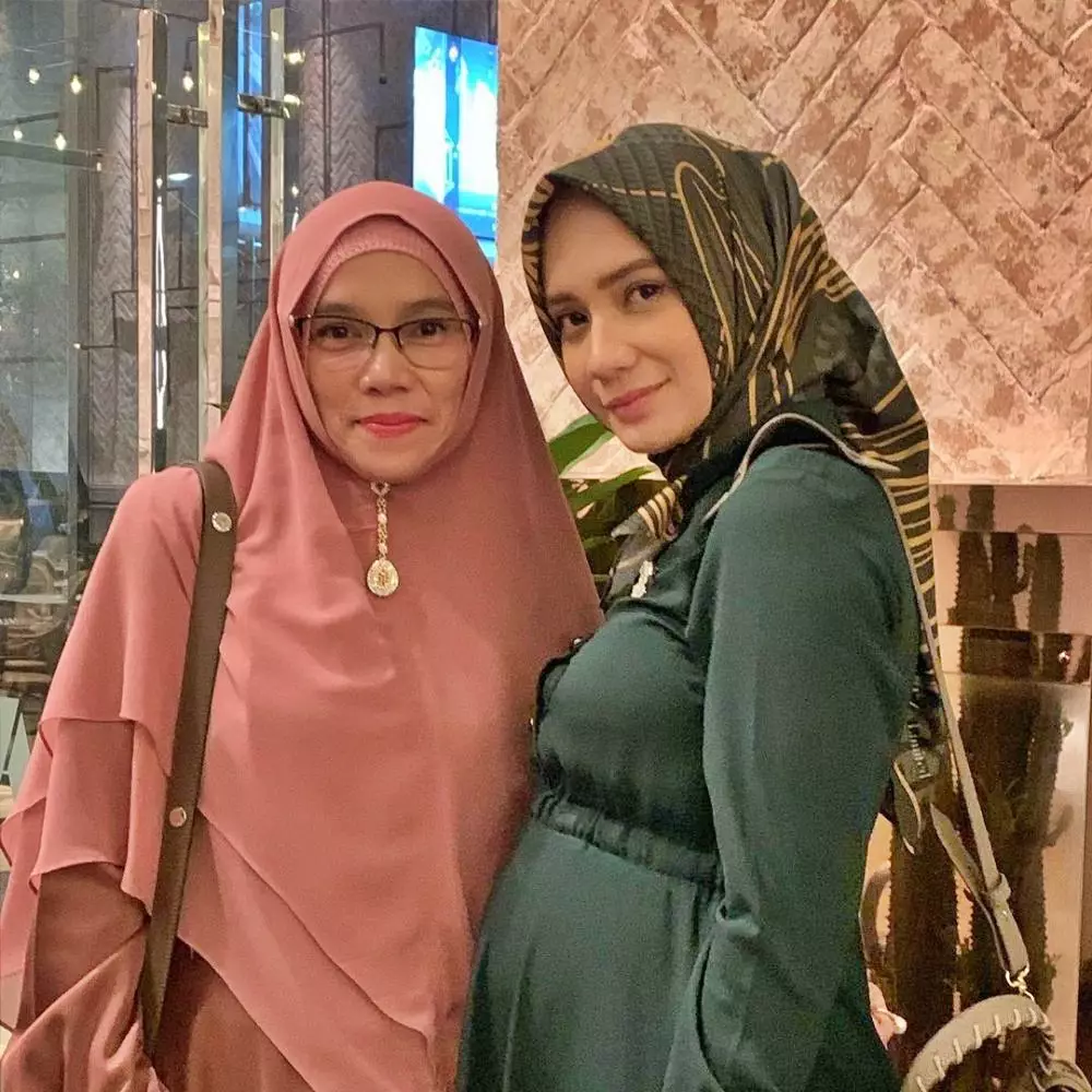 seleb blasteran Prancis dan ibunda © 2021 brilio.net