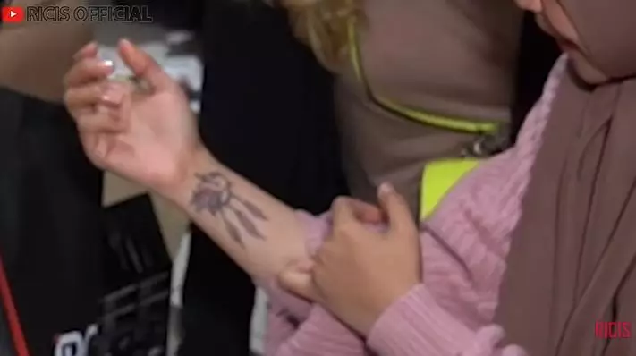 seleb pakai tato palsu © 2021 brilio.net