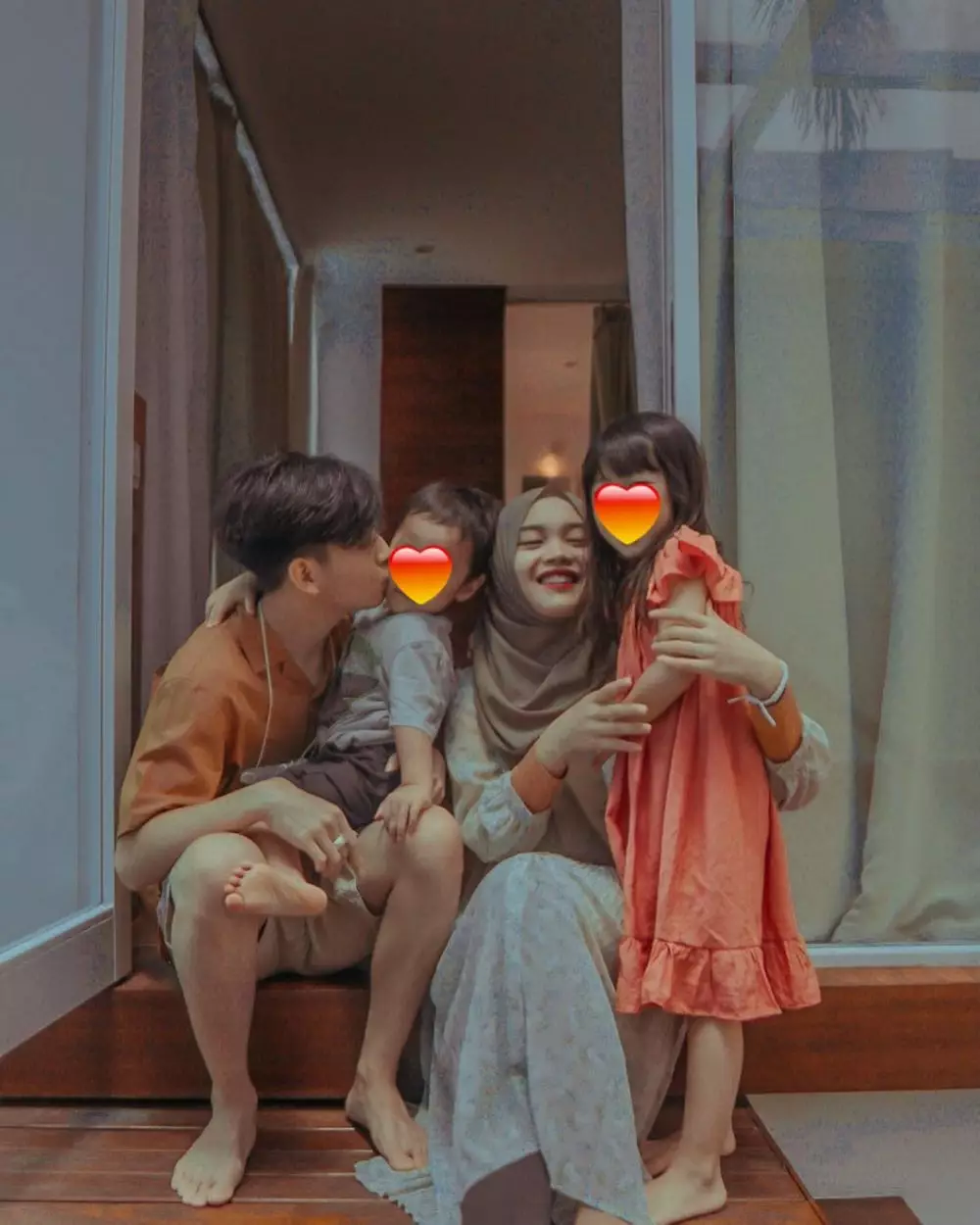 kedekatan putri delina dan keluarga jeffry © Instagram