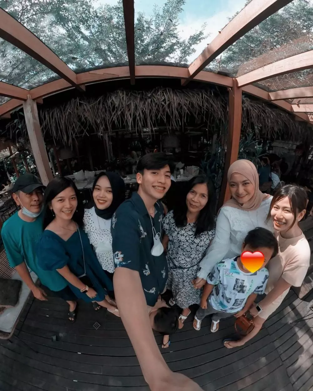 kedekatan putri delina dan keluarga jeffry © Instagram