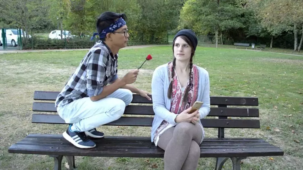 wni cari rongsokan di jerman © Berbagai Sumber