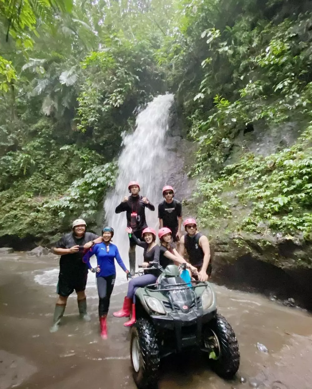 Momen bulan madu Rosiana Dewi dan Handika Pratama © 2021 brilio.net Momen bulan madu Rosiana Dewi dan Handika Pratama © 2021 brilio.net