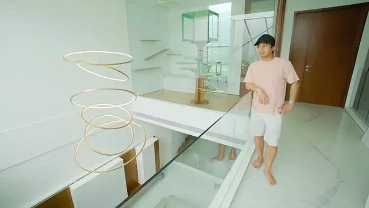 rumah raditya dika usai renovasi © YouTube rumah raditya dika usai renovasi © YouTube