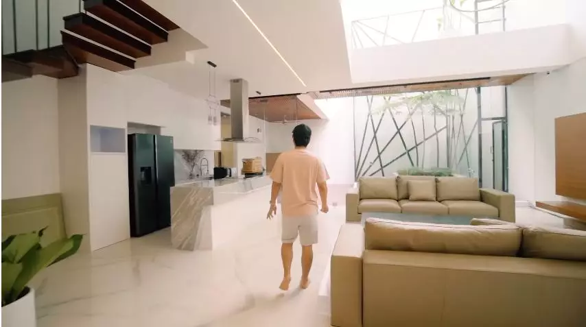 rumah raditya dika usai renovasi © YouTube rumah raditya dika usai renovasi © YouTube