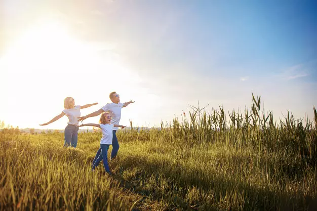 Kata-kata motivasi membahagiakan keluarga © freepik.com