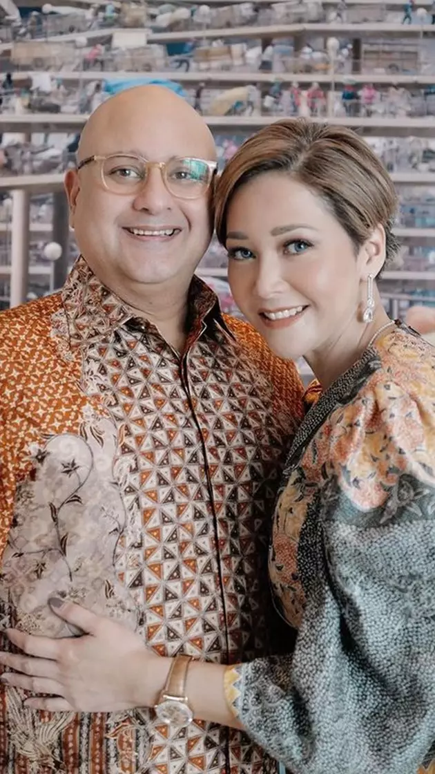 seleb tetap kerja meski suami pengusaha © Instagram