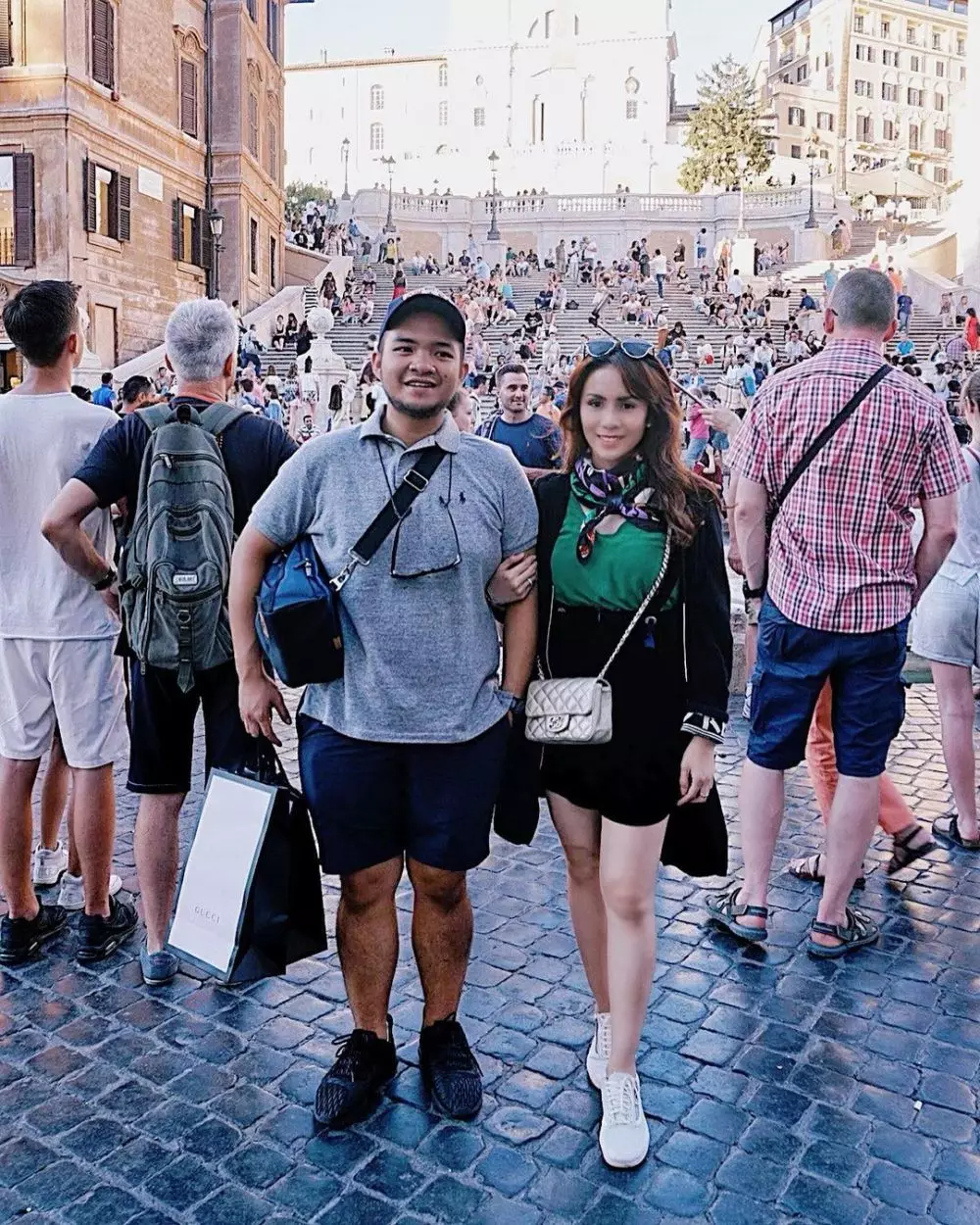 seleb tetap kerja meski suami pengusaha © Instagram