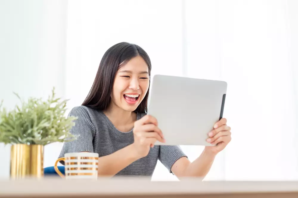 4 cara belanja tetap seru walau di rumah aja, live streaming bikin cuan berbagai sumber